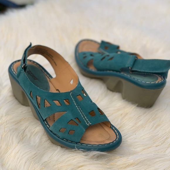 Earth Shoes - Earth stargaze royal blue sandals size 9B